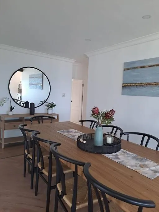Modern Mountainside Home With Ocean View - Minimal Load Shedding Cape Town 0*,