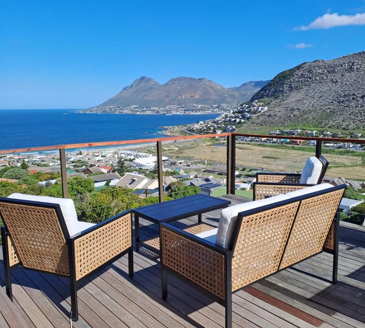 Modern Mountainside Home With Ocean View - Minimal Load Shedding Cape Town 0*,